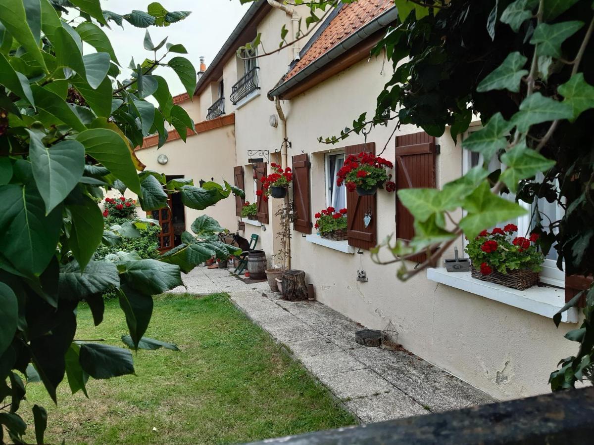 Les Alouettes B&B Hardecourt-aux-Bois Luaran gambar